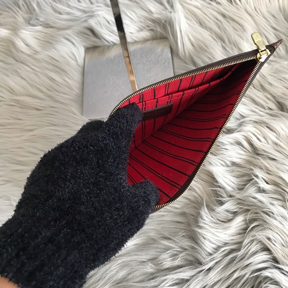 Louis Vuitton NVF Pouch/Wristlet in Damier Ebene - Picture 8 of 8